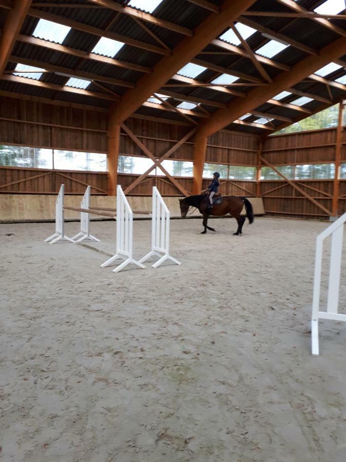 Gite Du Haras De Vales Moult Bagian luar foto